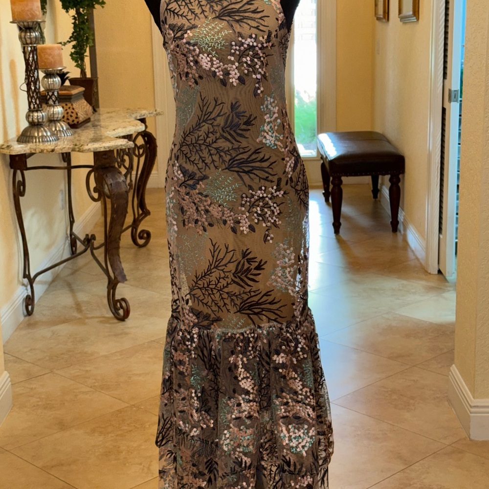 Chic Embroidered Maxi Dress in Black and Cream